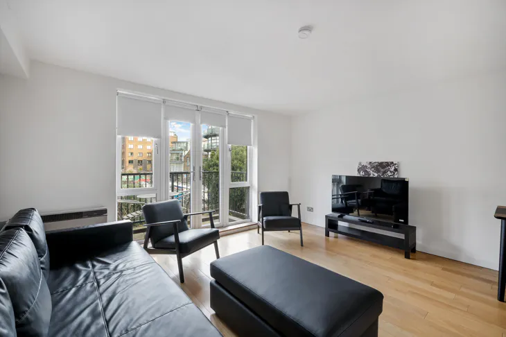 Flat Wharfdale Road in Greater London