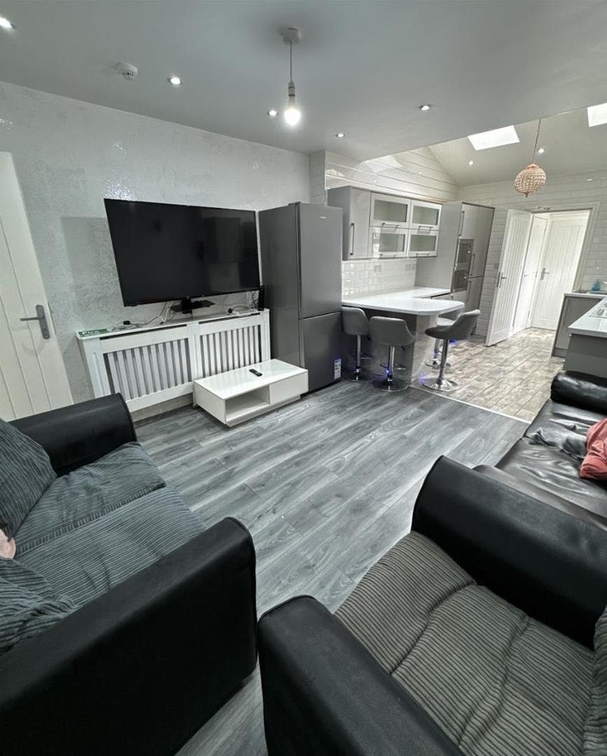 Room Reservoir Road in Birmingham