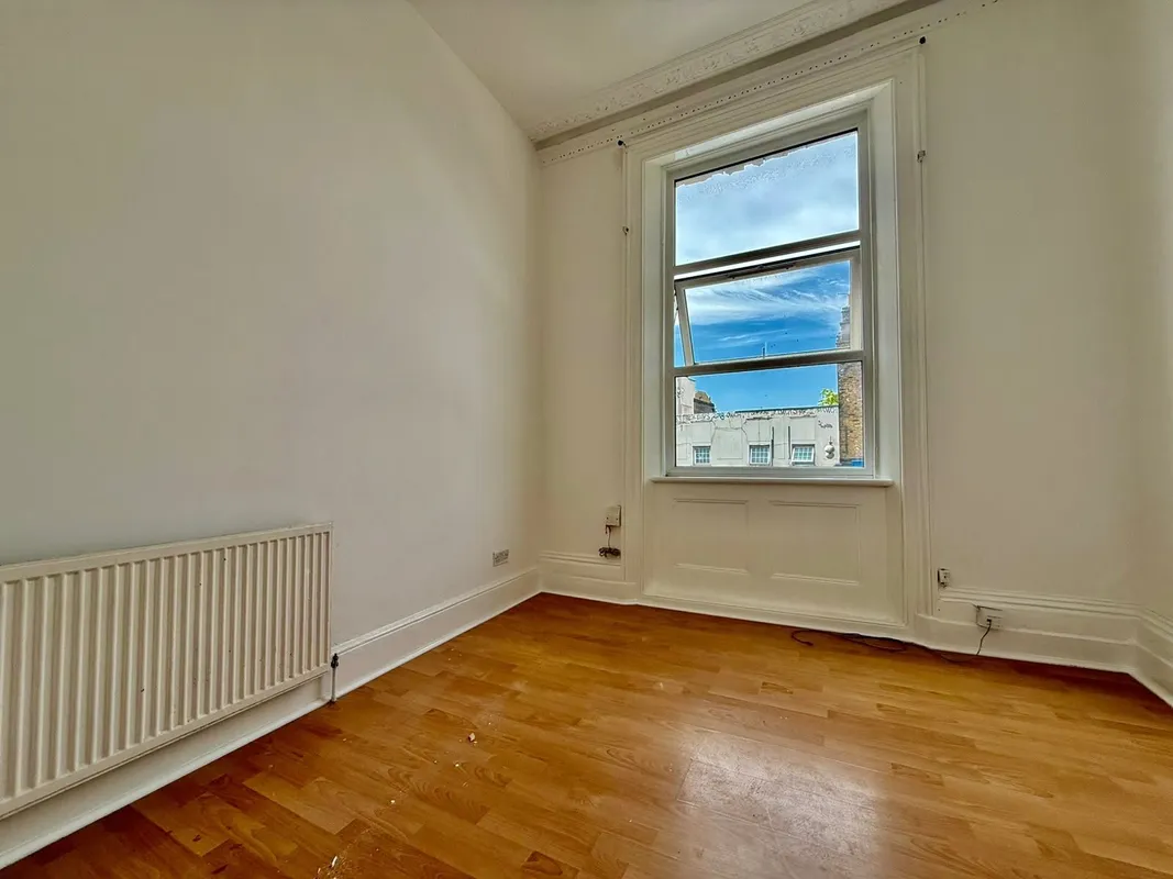Flat Denmark Hill in London