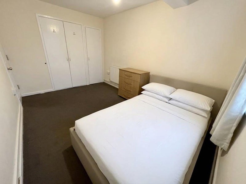 Room Southern Grove in Greater London