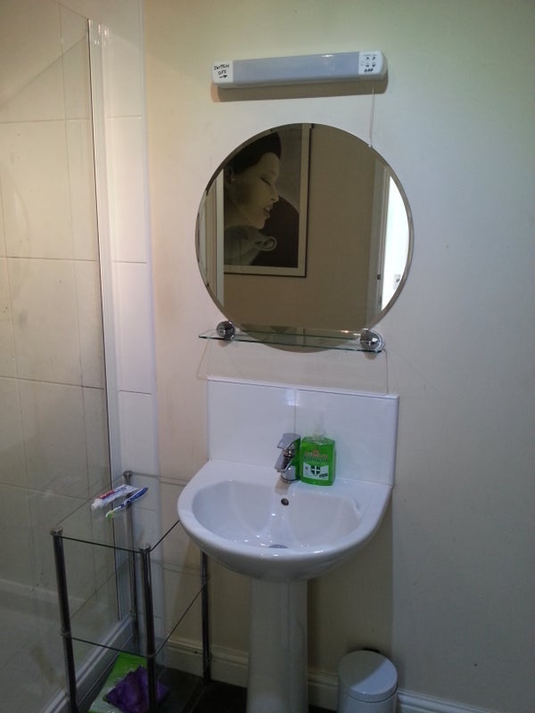 Room Brandlesholme Road in Bury