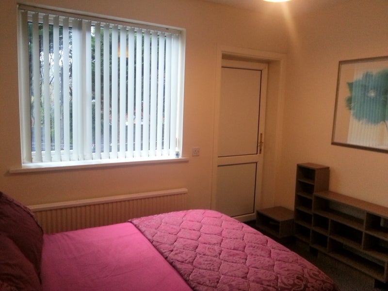 Room Brandlesholme Road in Bury