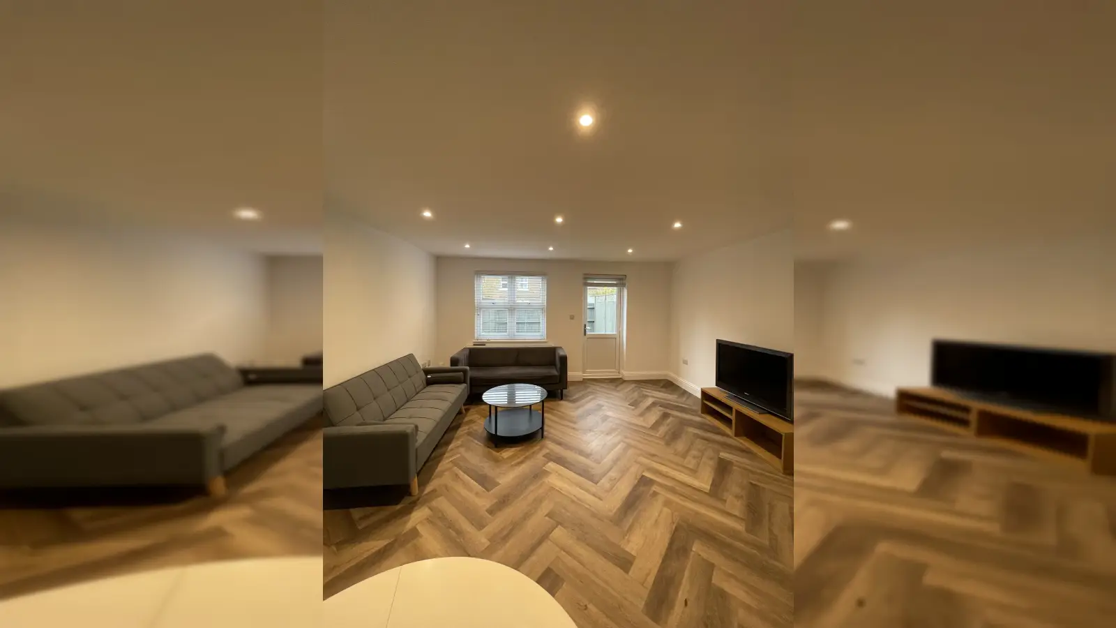 Flat Clive Road in Greater London