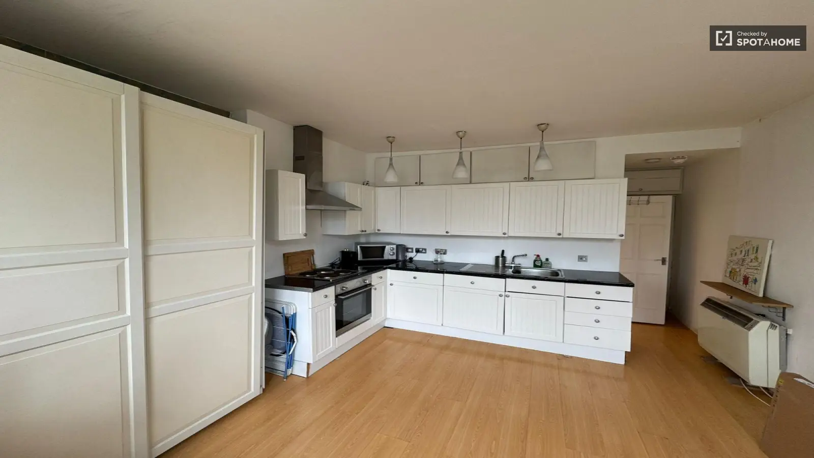 Flat Colville Gardens in Greater London