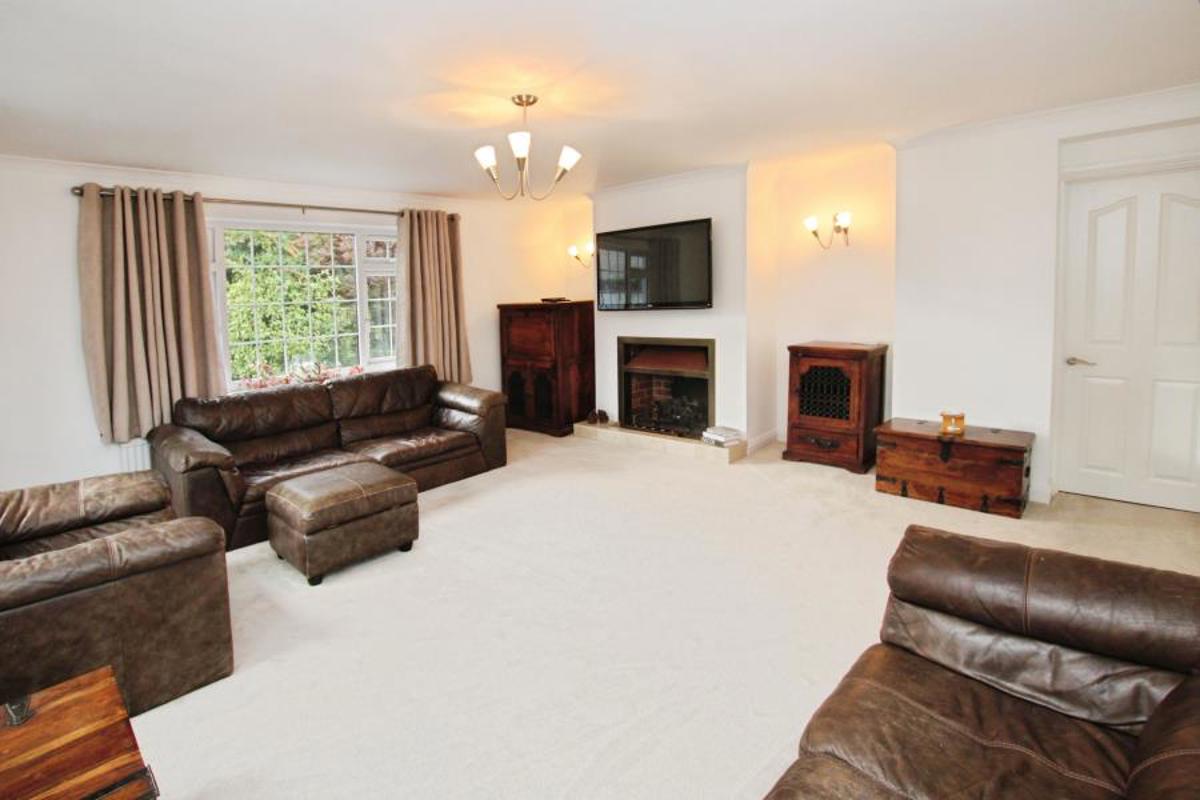 Flat Shortwood Road in Bristol