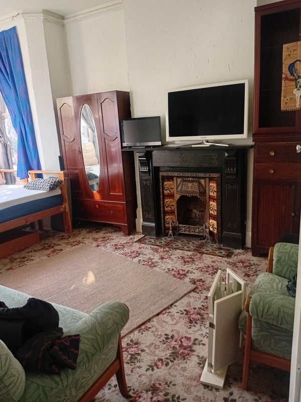 Room Carysfort Road in Greater London