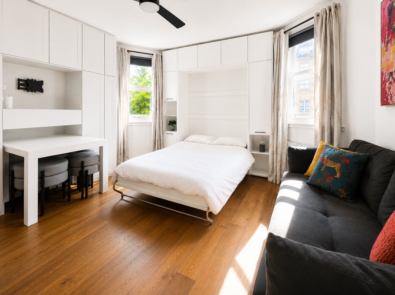 Flat Gloucester Gardens in City of Westminster