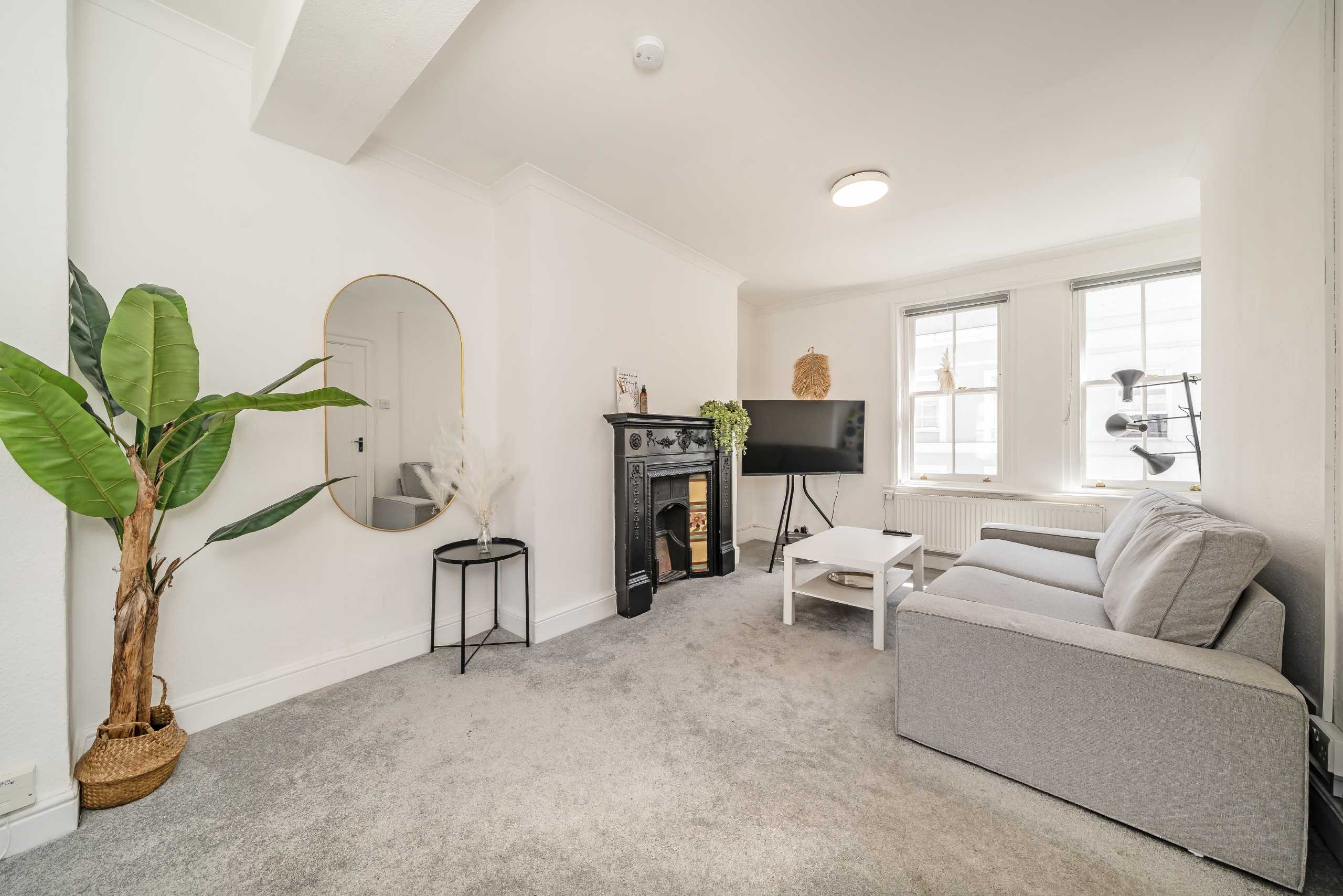 Flat Portobello Road in Greater London