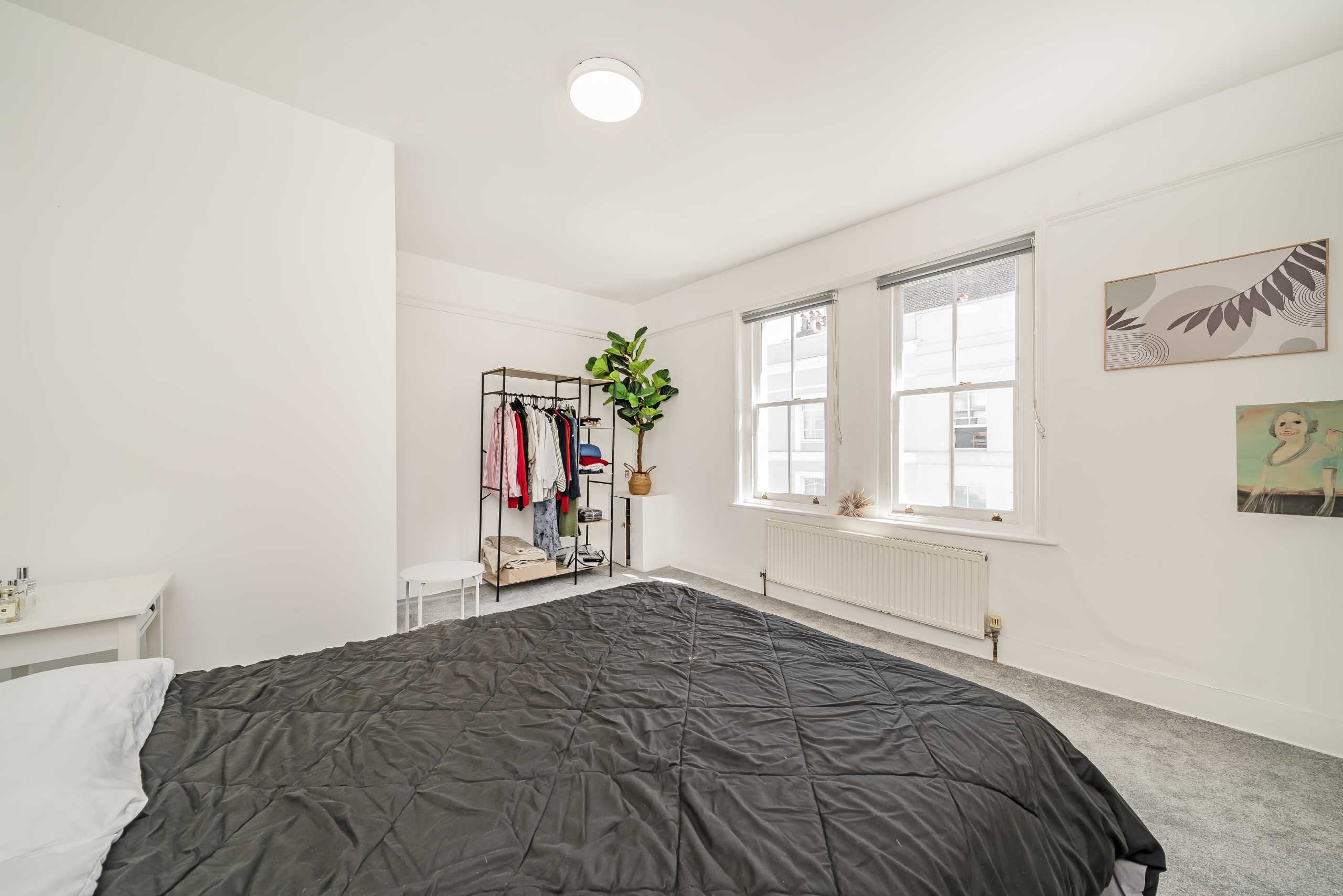 Flat Portobello Road in Greater London