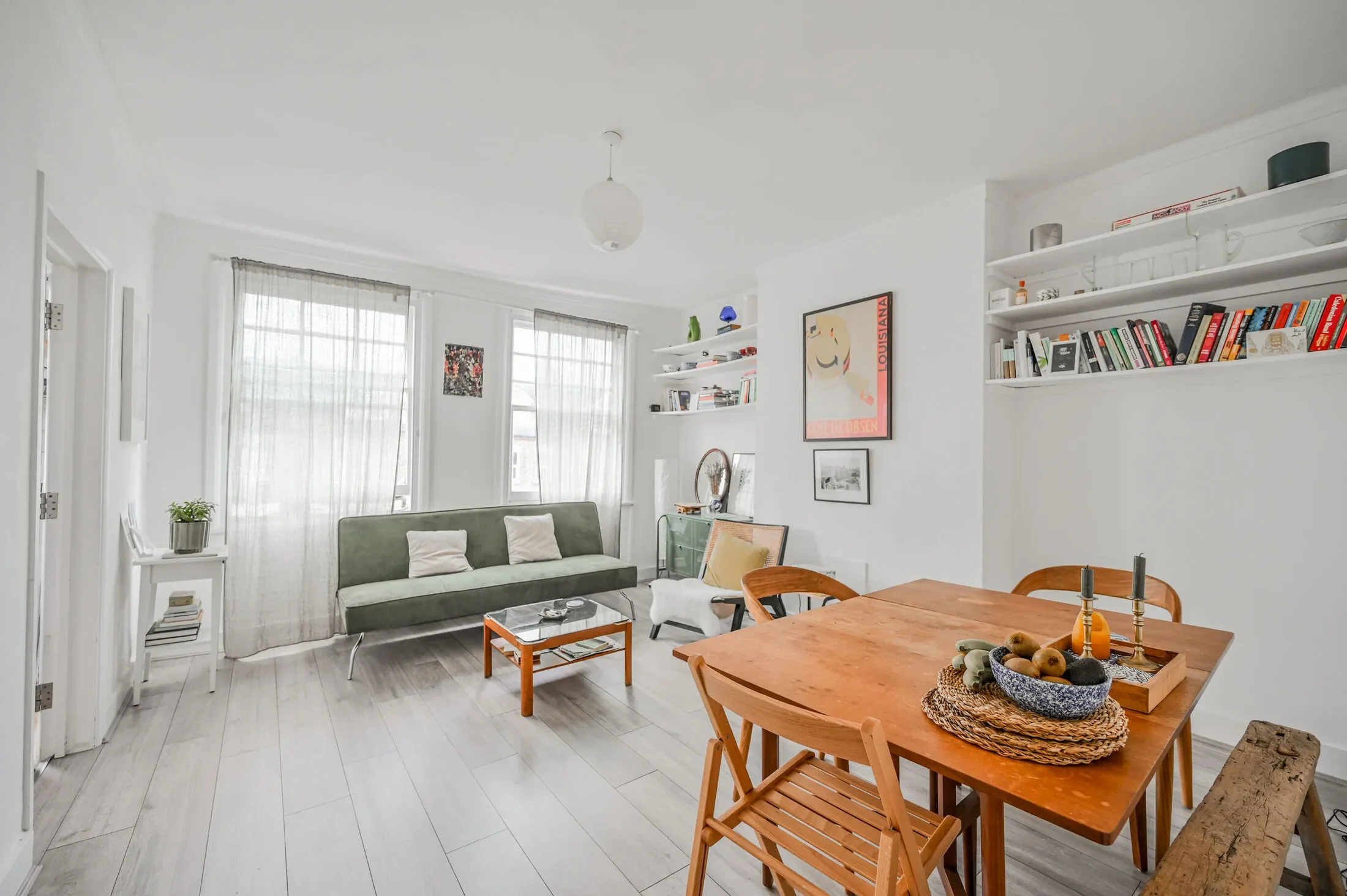 Flat Park Avenue in Greater London