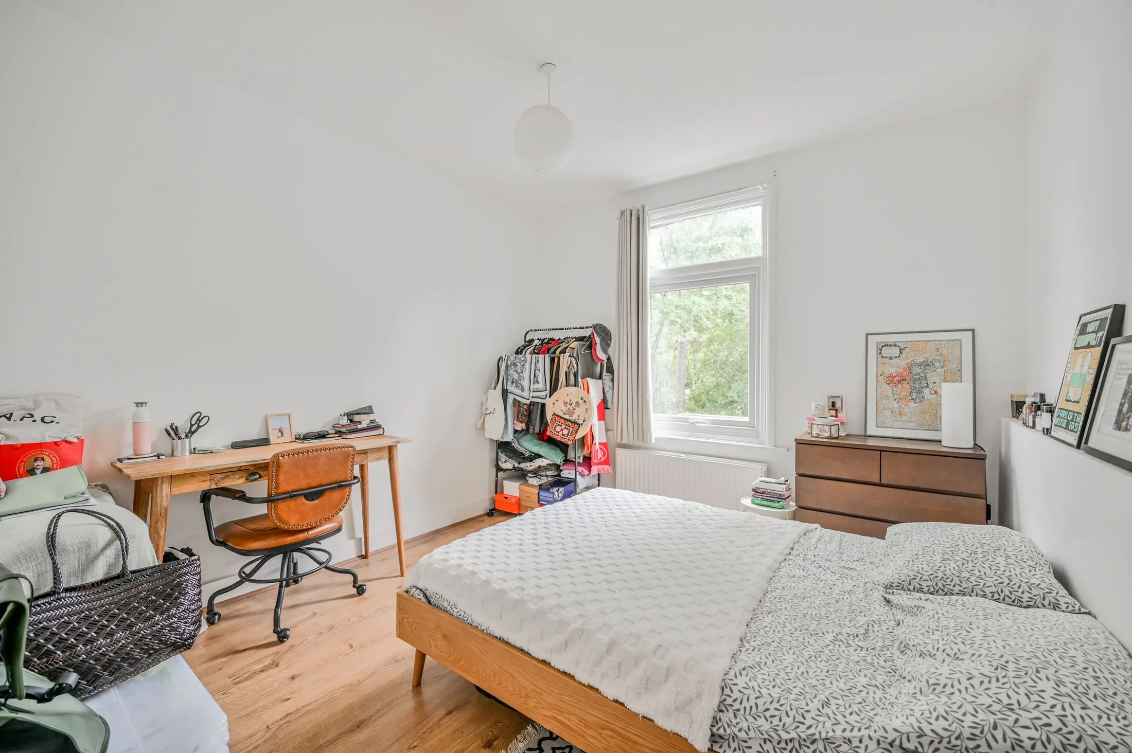 Flat Park Avenue in Greater London