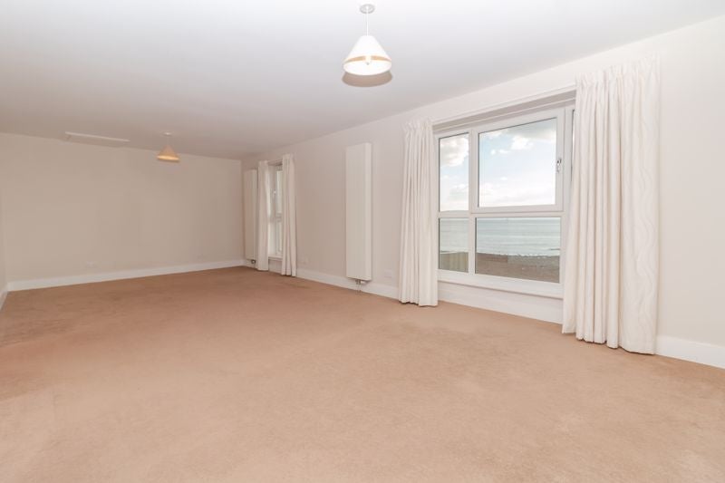 Flat William Street in Helensburgh