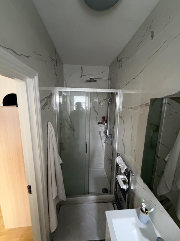 Room Offord Road in Greater London