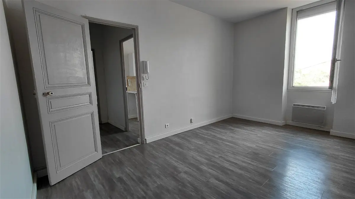 Flat Allées de Craponne in Salon-de-Provence