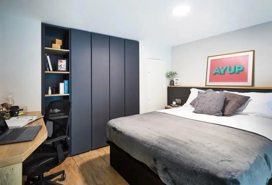 Room Portland Crescent in Leeds
