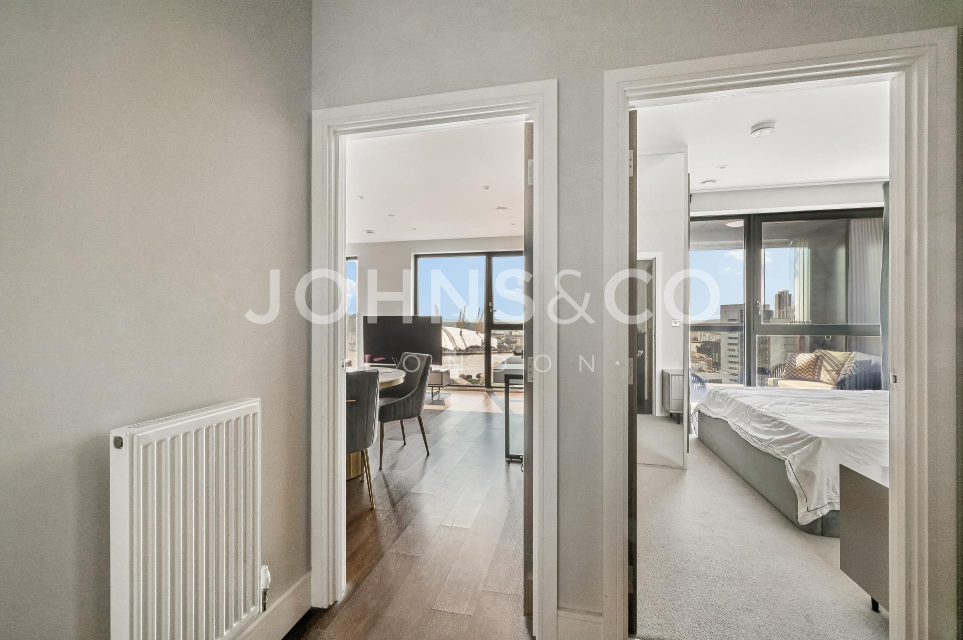 Flat Silvocea Way in Greater London