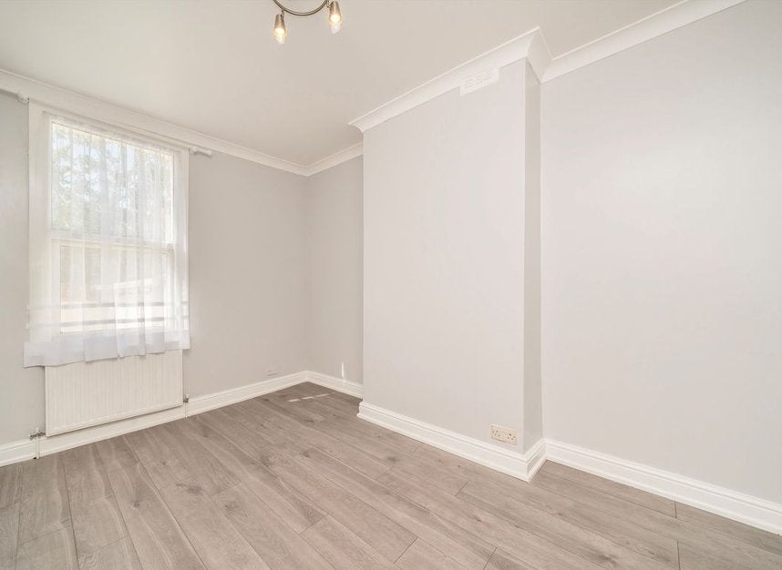 House Bushberry Road in Greater London