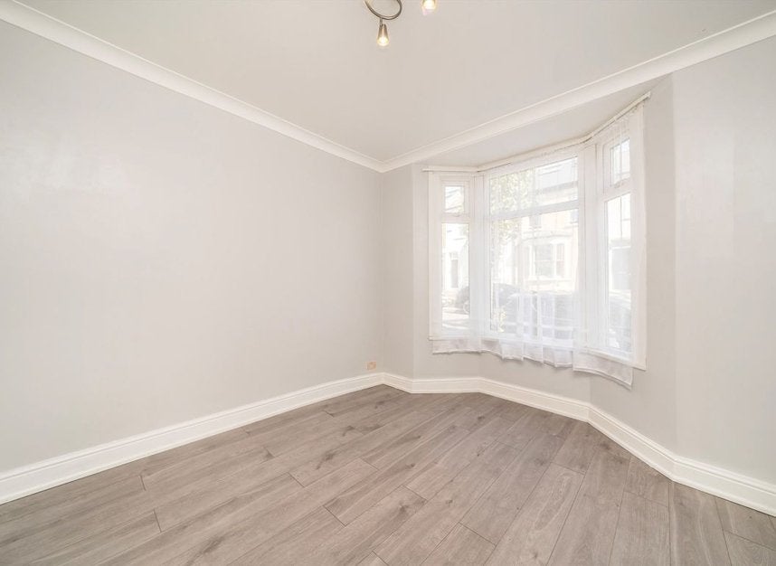 House Bushberry Road in Greater London