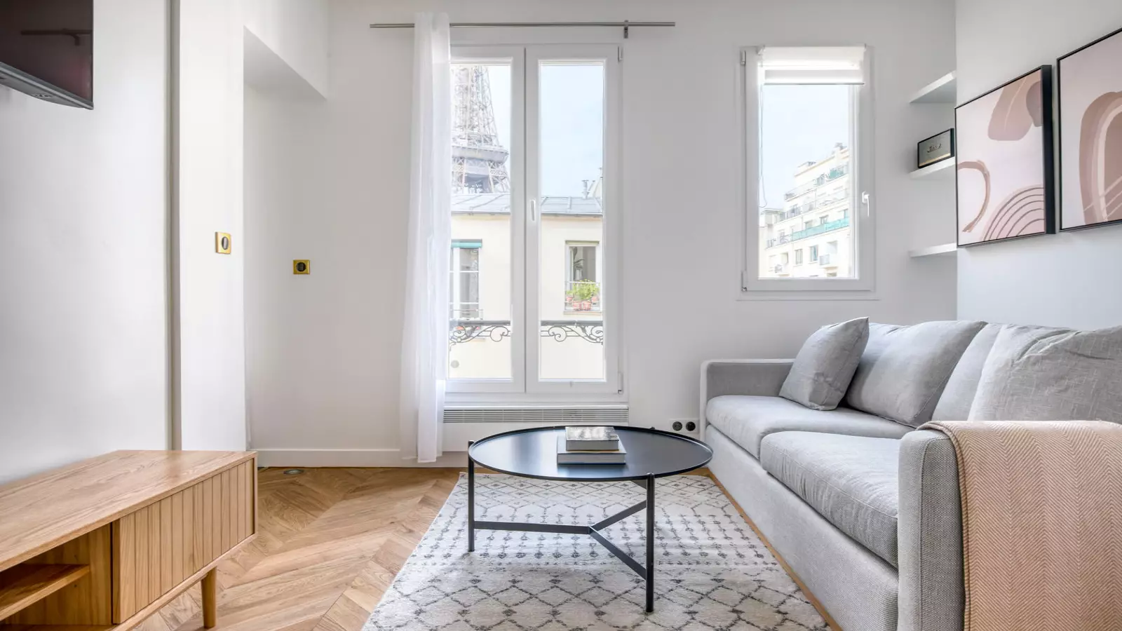 Flat Avenue Franco-Russe in Paris