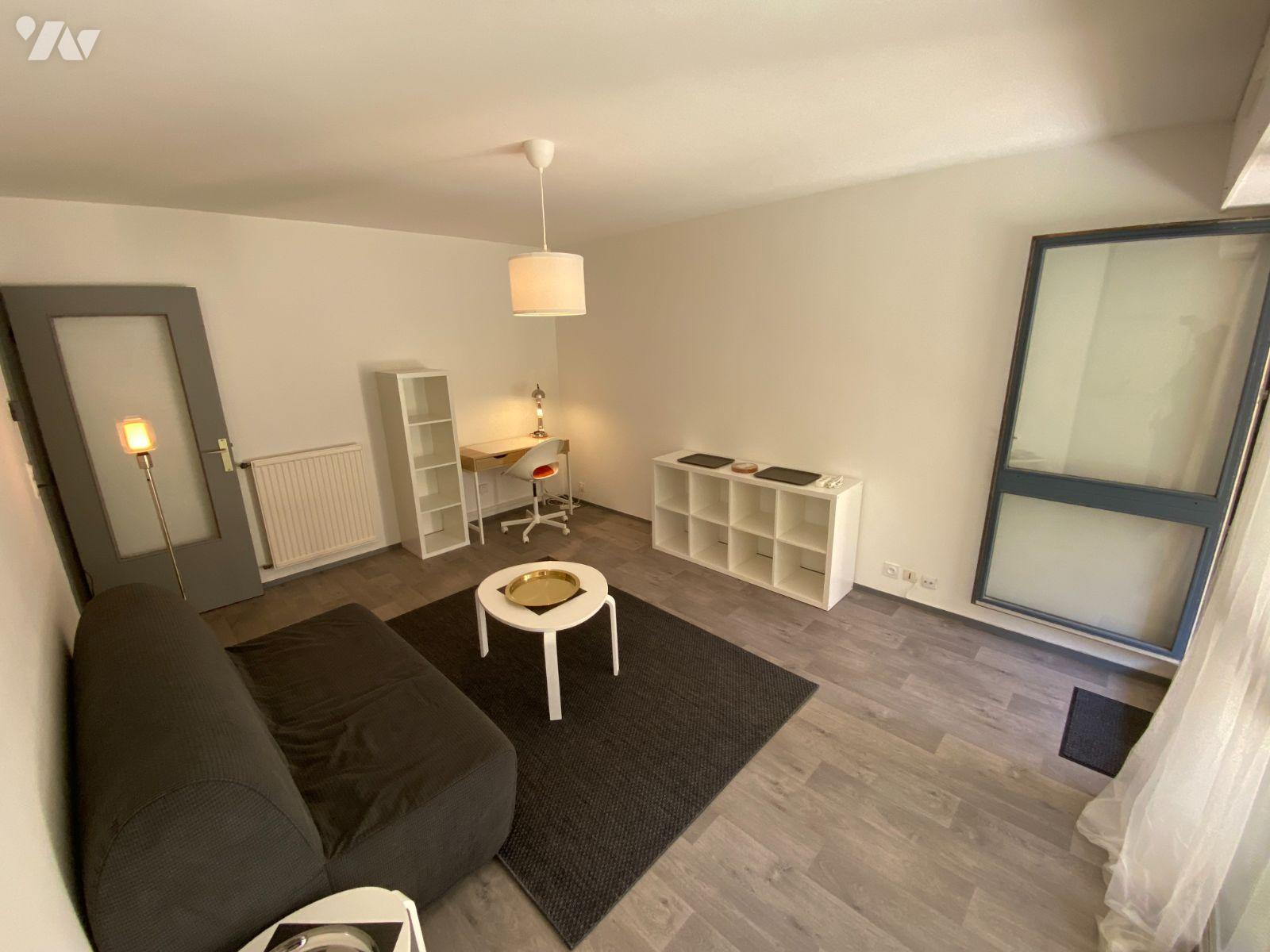 Flat Square Pedro Flores-Cano in Rennes