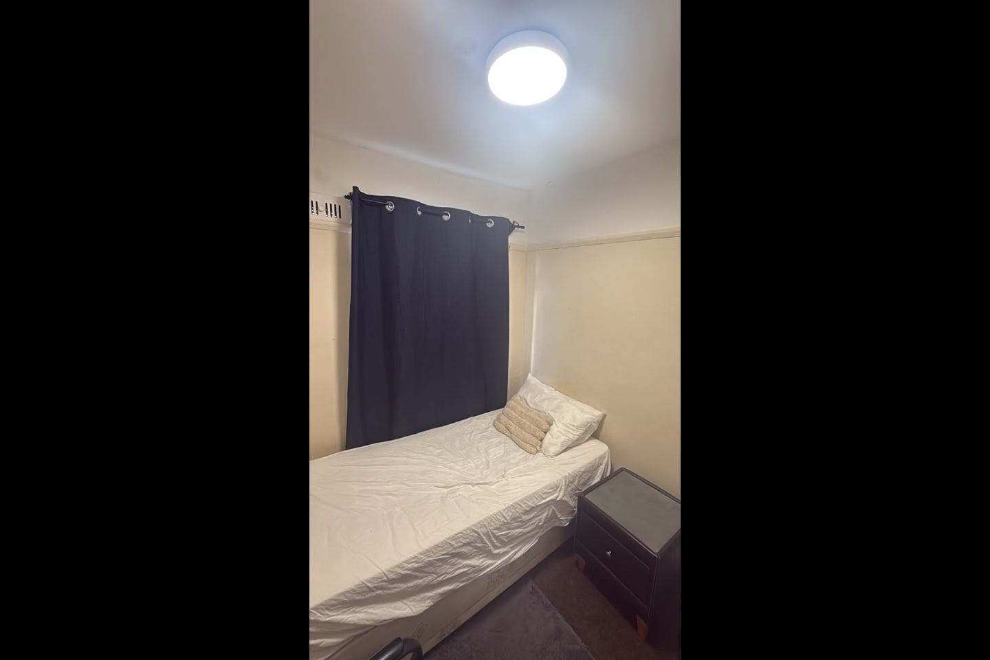 Room Carlyon Road in Greater London