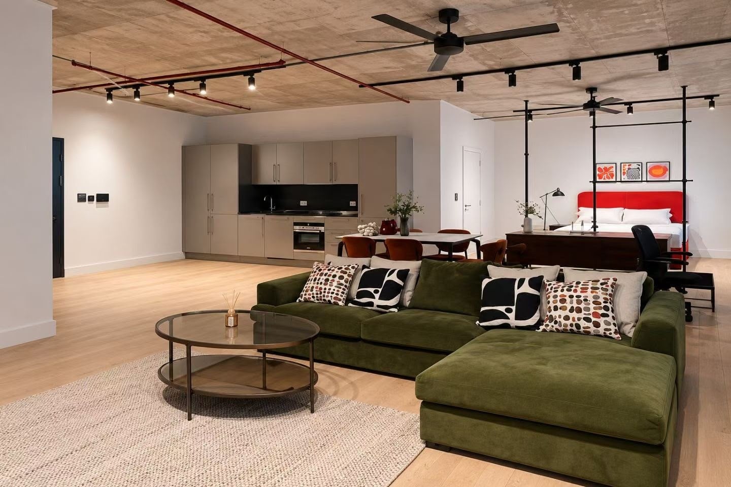 Flat Harbord Square in Greater London