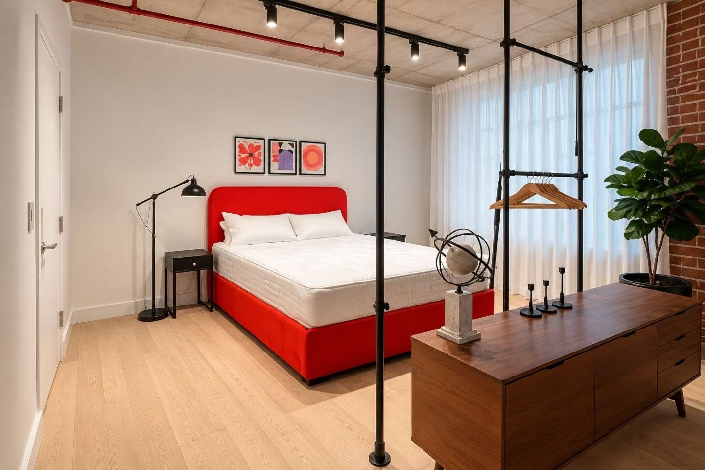 Flat Harbord Square in Greater London
