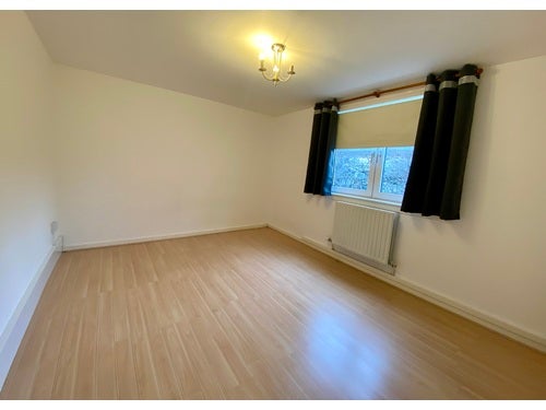Flat Deedes Street in Airdrie