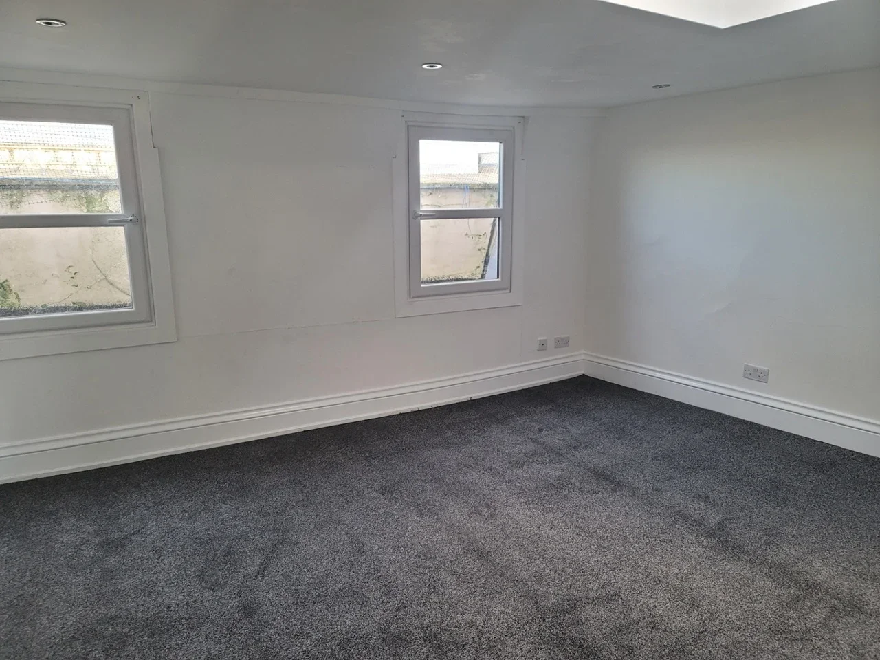Flat Harmer Street in Gravesham