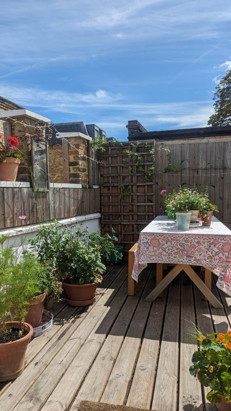 Room Commondale in Greater London