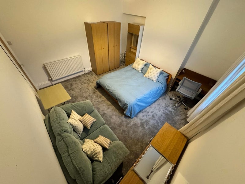 Room Eden House Road in Sunderland