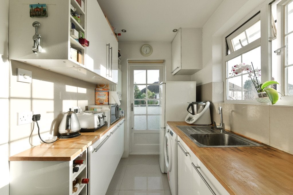 Flat Grove Close in Greater London