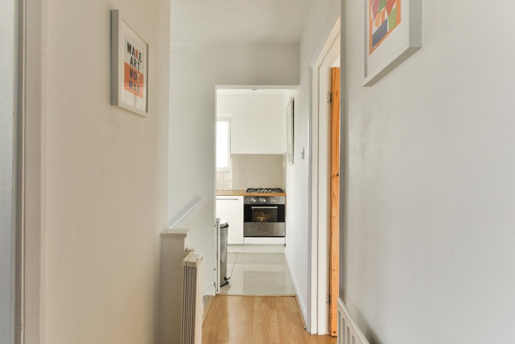 Flat Grove Close in Greater London