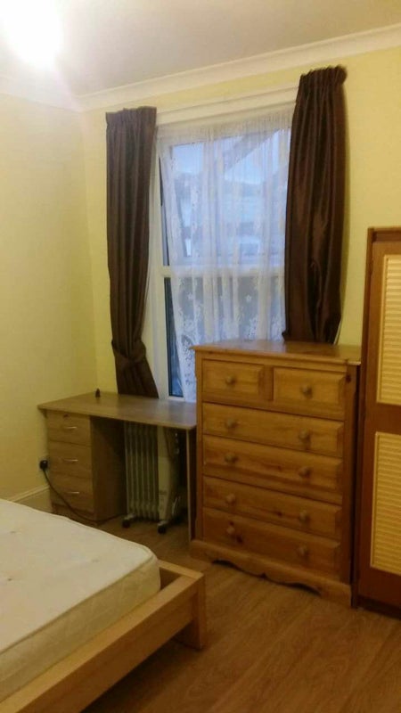 Room Mathews Park Avenue in Greater London