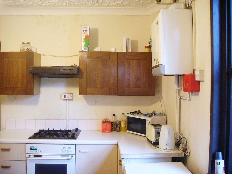 Room Galsworthy Avenue in Manchester