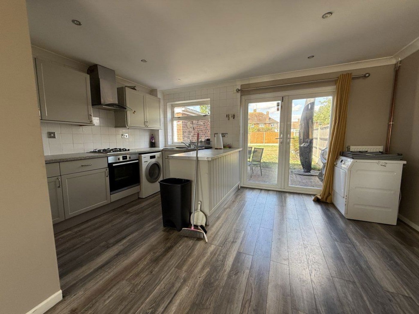 Flat Finch-Hatton Drive in Gretton