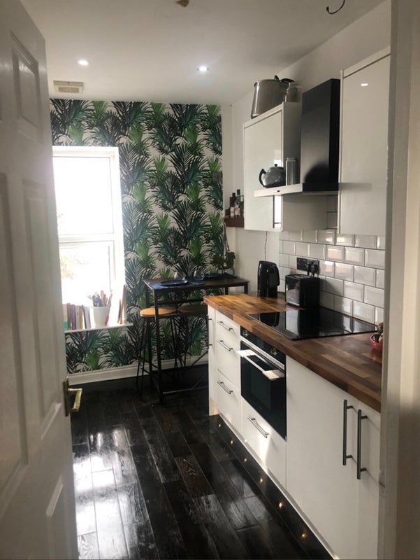 Flat Hanham Road in Bristol