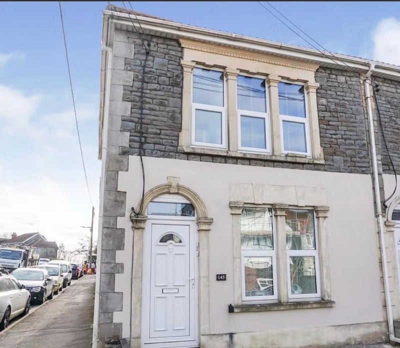 Flat Hanham Road in Bristol