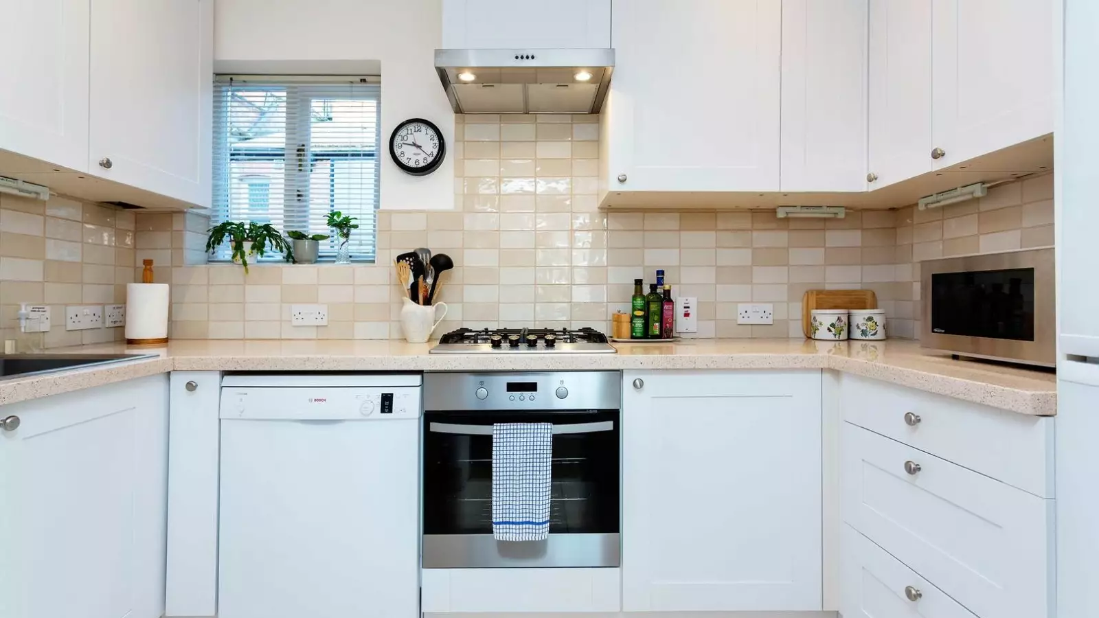 Flat Belsize Lane in Greater London
