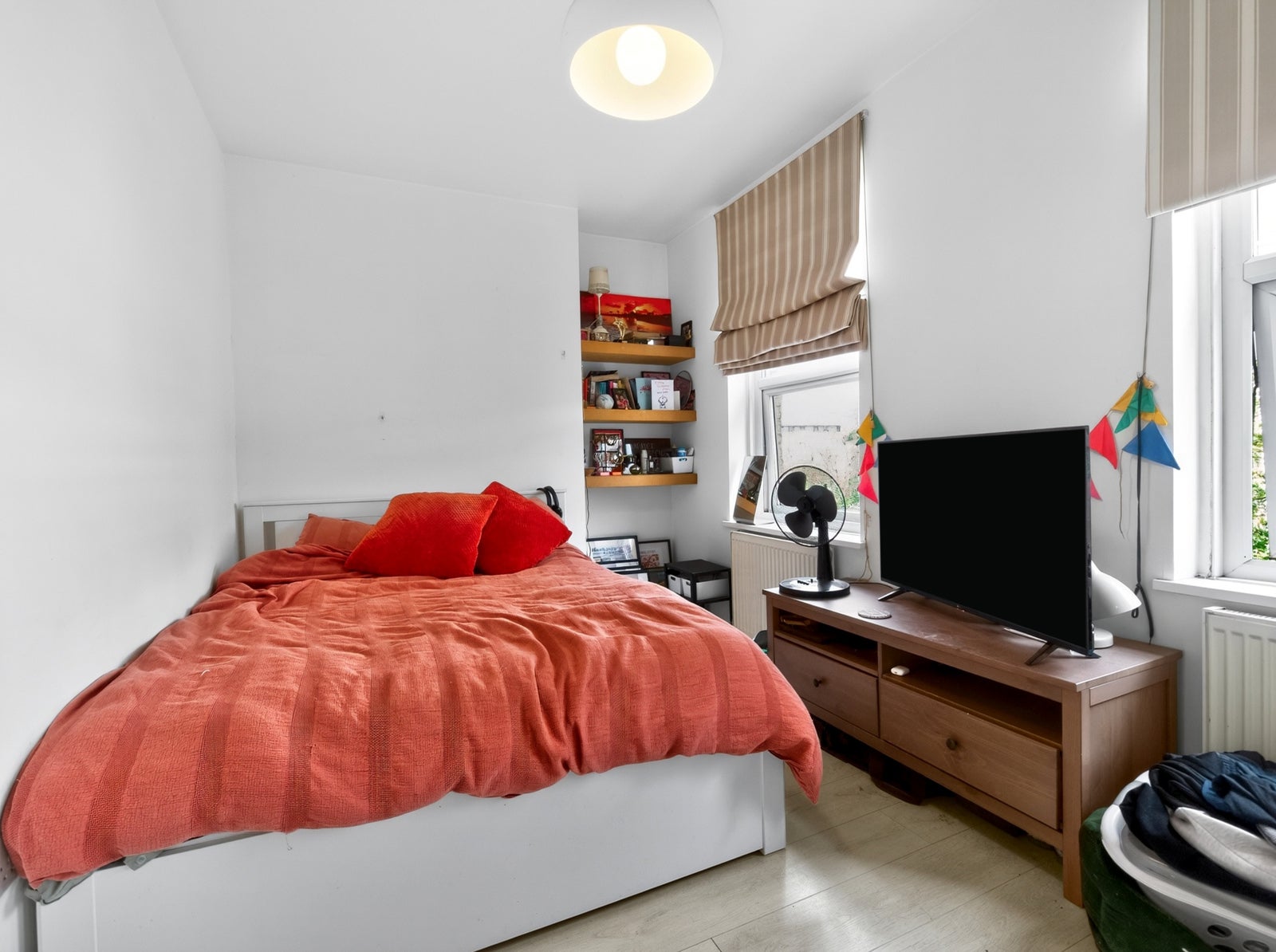Flat John Campbell Road in Greater London