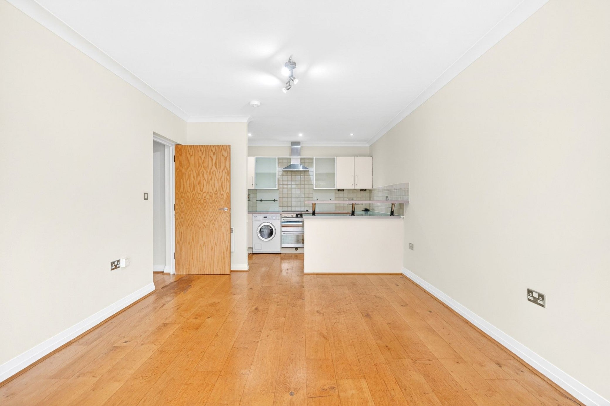 Flat Tottenham Lane in Greater London