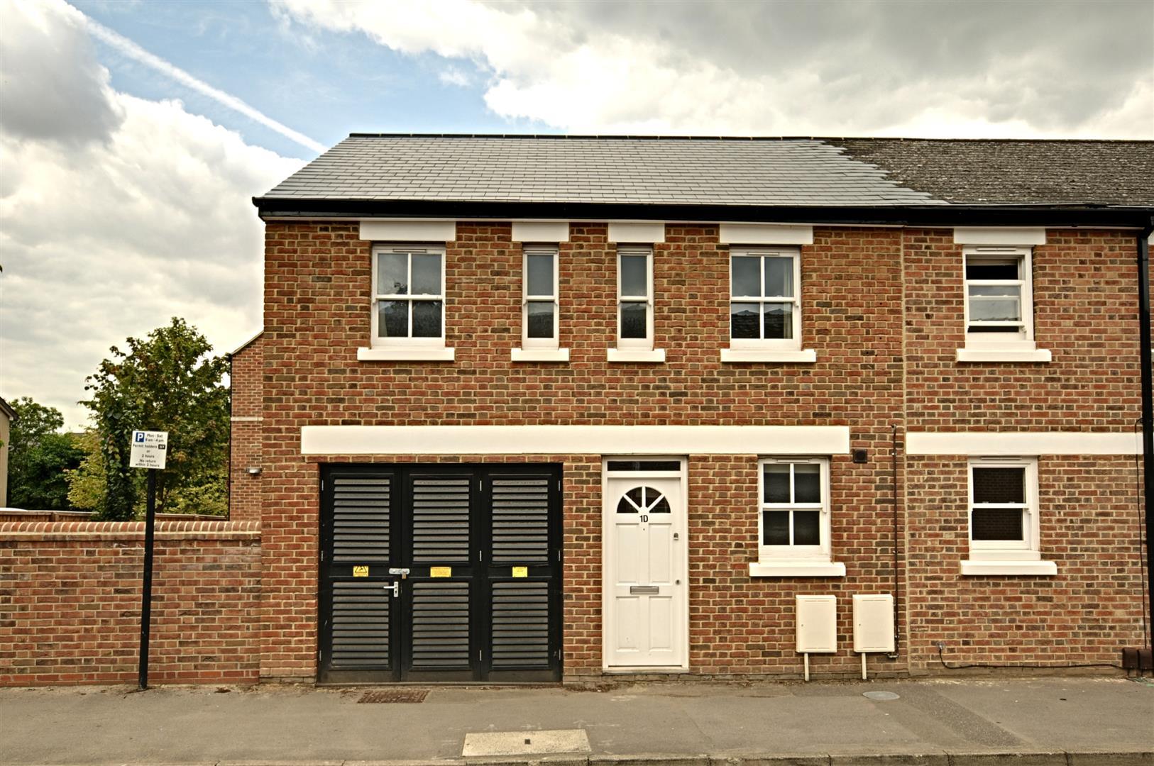 Flat Hayfield Road in Oxford