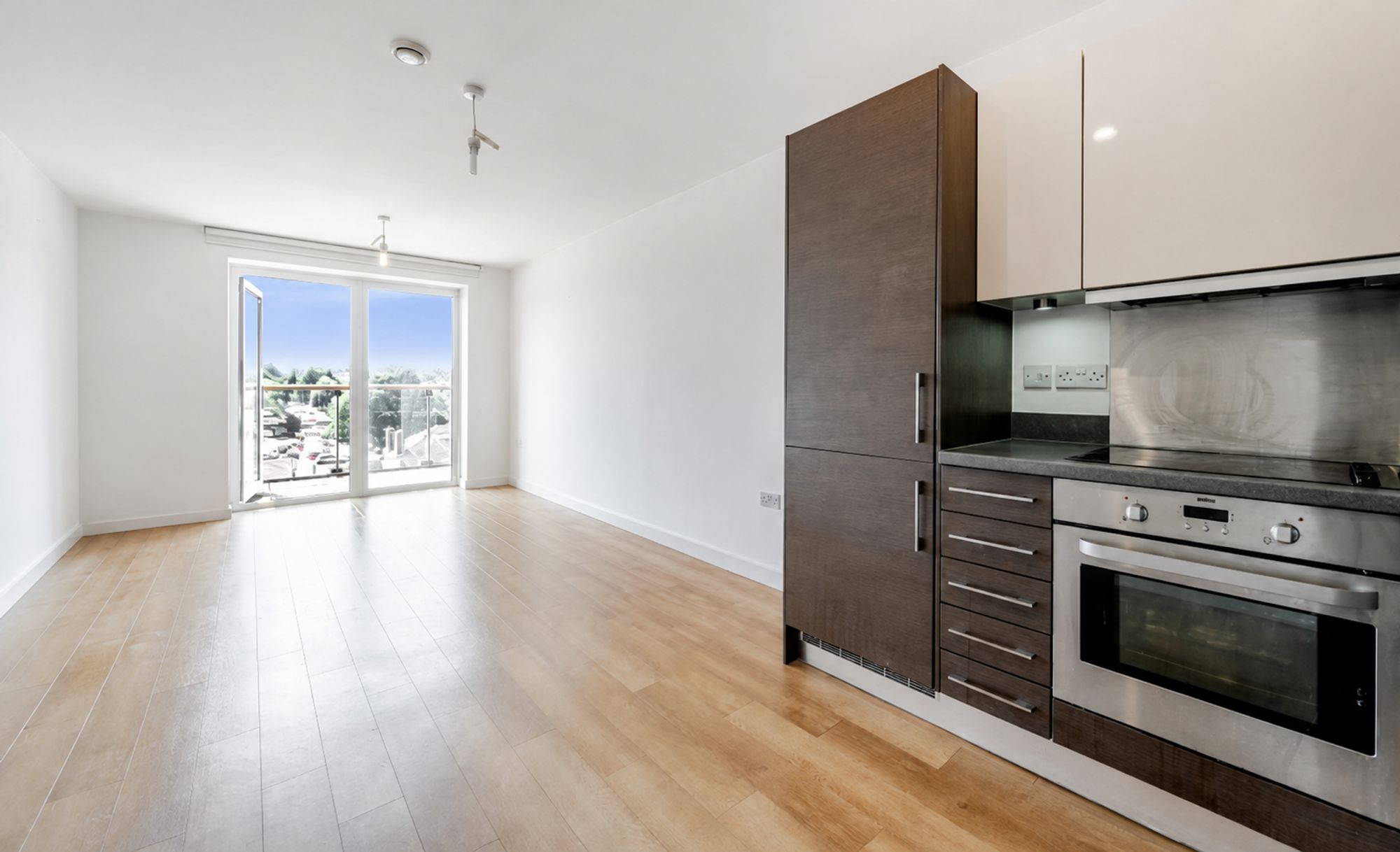 Flat Ocean Drive in Gillingham