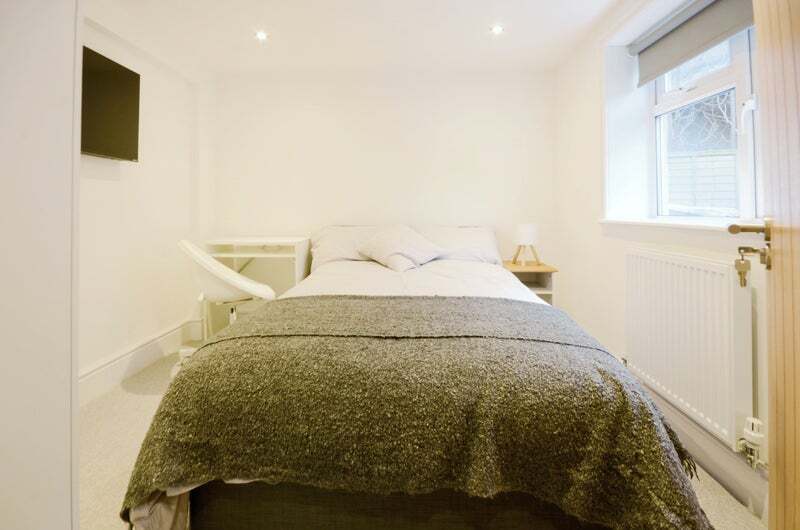 Room Middlecroft Lane in Gosport