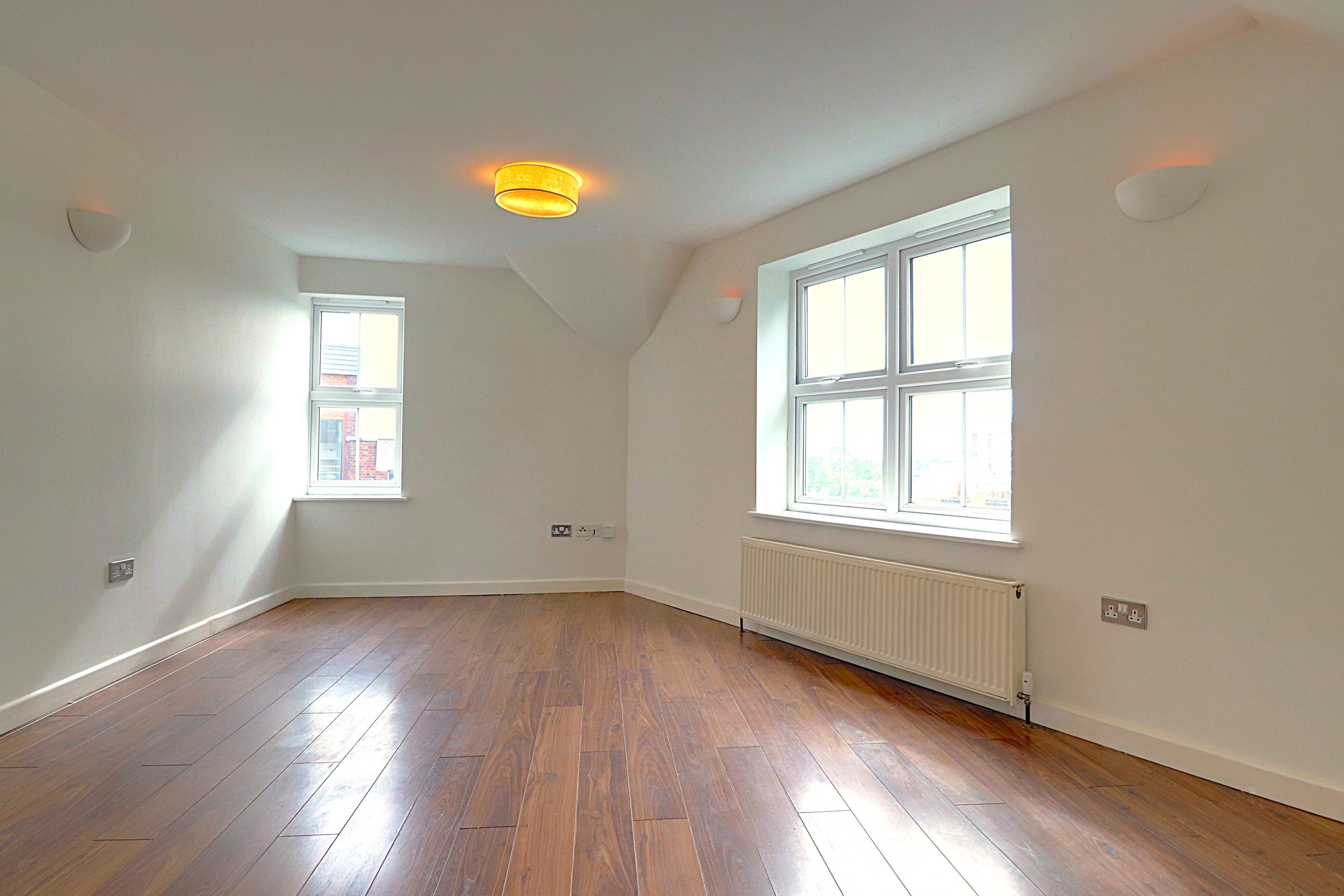 Flat Weald Road in Brentwood