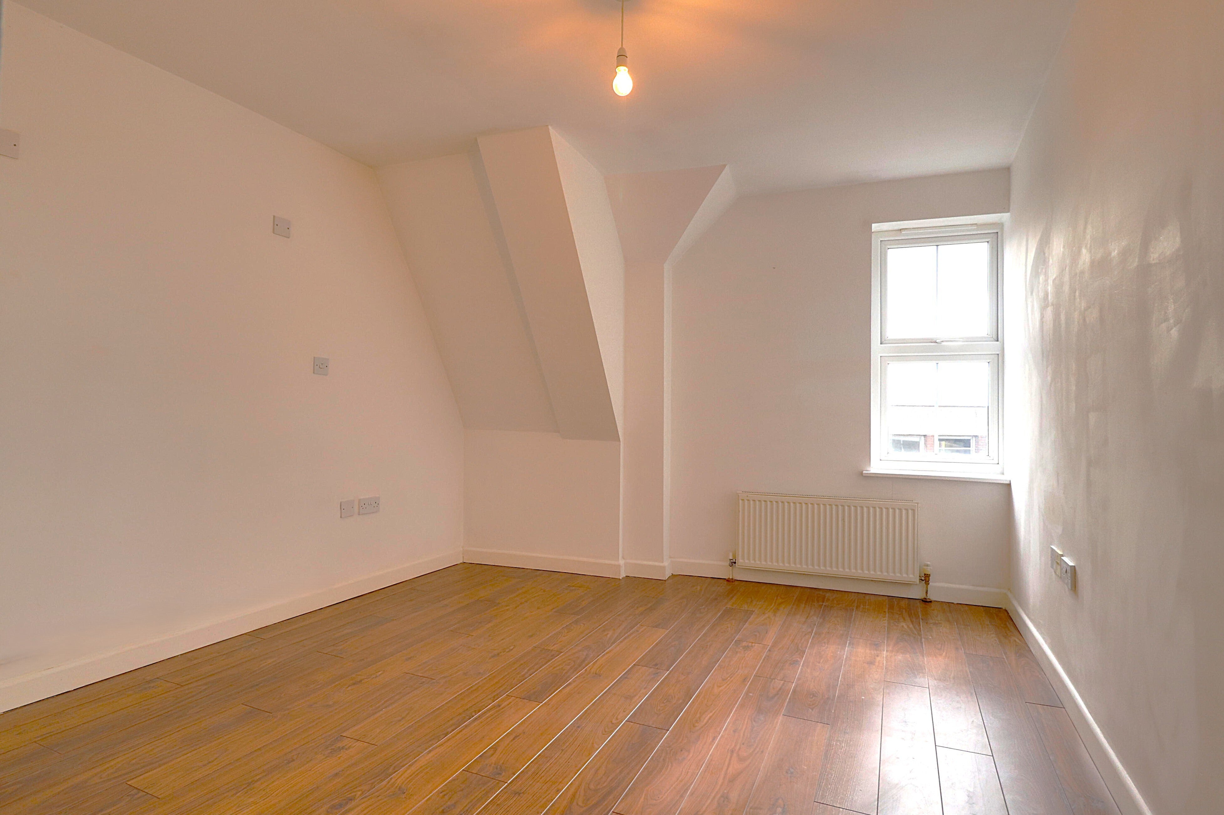 Flat Weald Road in Brentwood