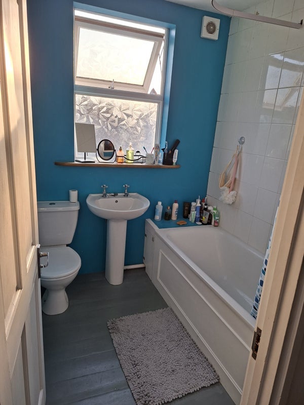 Room Ruby Road in Greater London