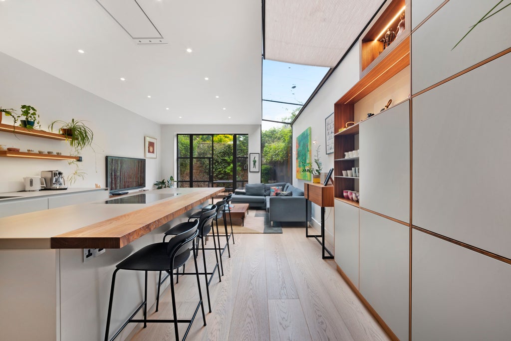 House Rectory Grove in Greater London