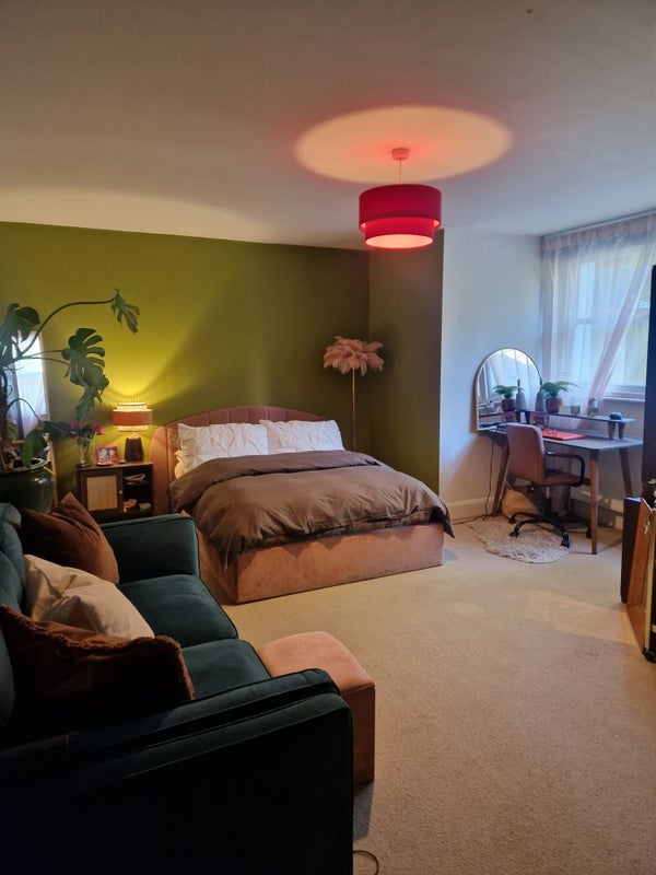 Room Bayston Road in Greater London