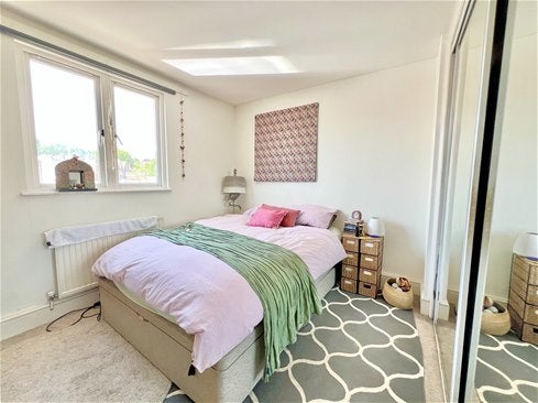 Flat Belsize Lane in London
